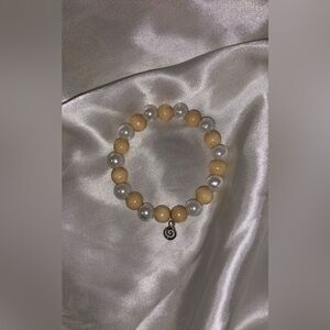 Handcrafted bohemian beaded white pearl bracelet